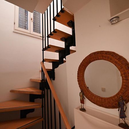 Alice Apartment With Balcony Rovinj Exterior photo