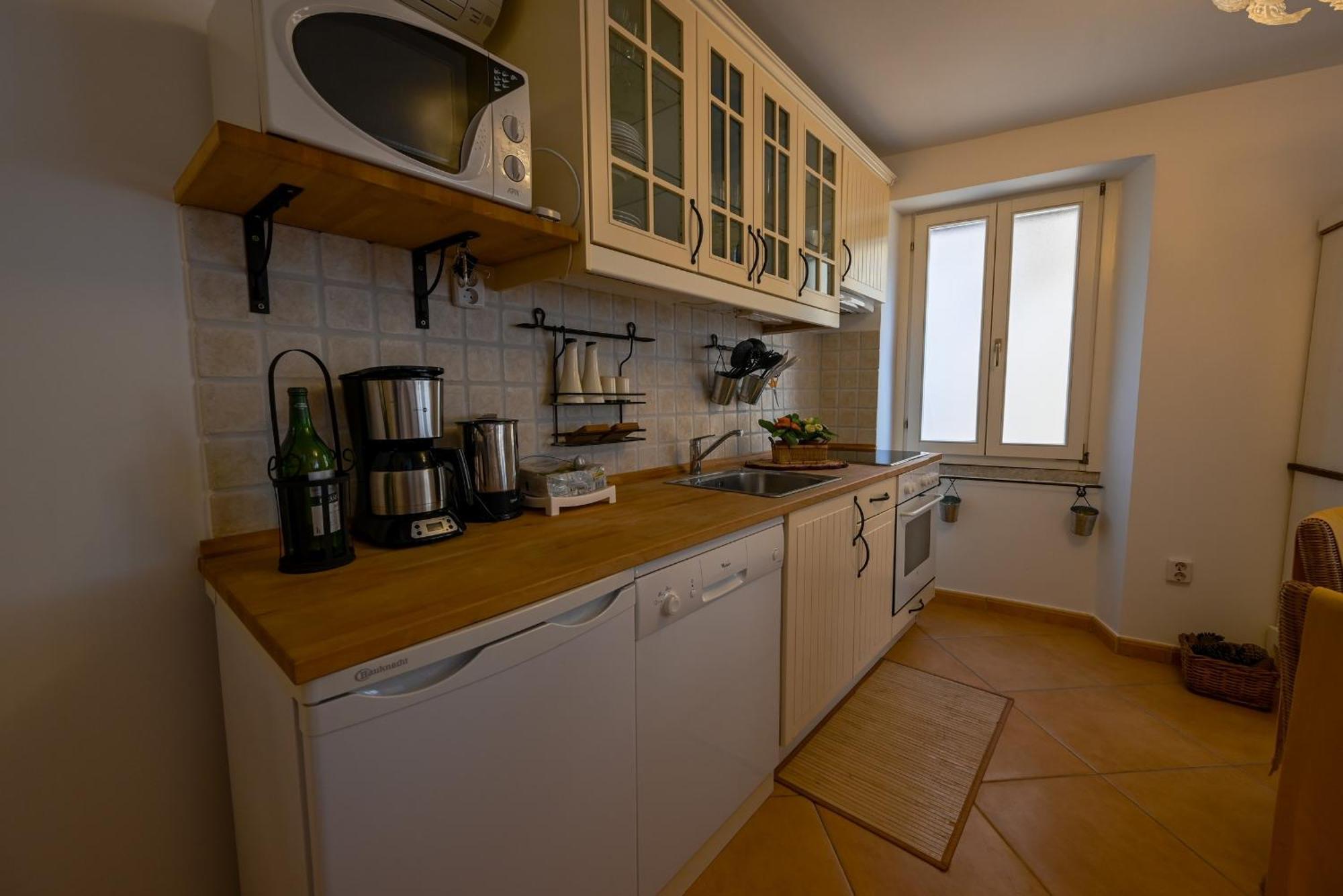 Alice Apartment With Balcony Rovinj Exterior photo