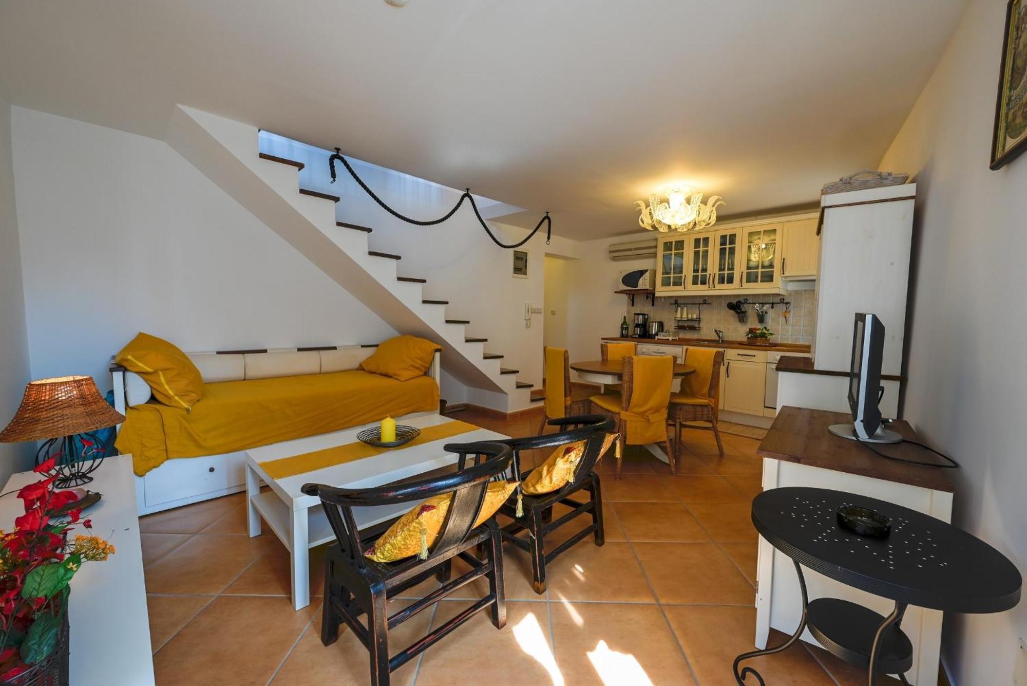 Alice Apartment With Balcony Rovinj Exterior photo